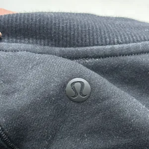 Athletic Sweatshirt Crewneck By Lululemon In Black, Size: M Run Core