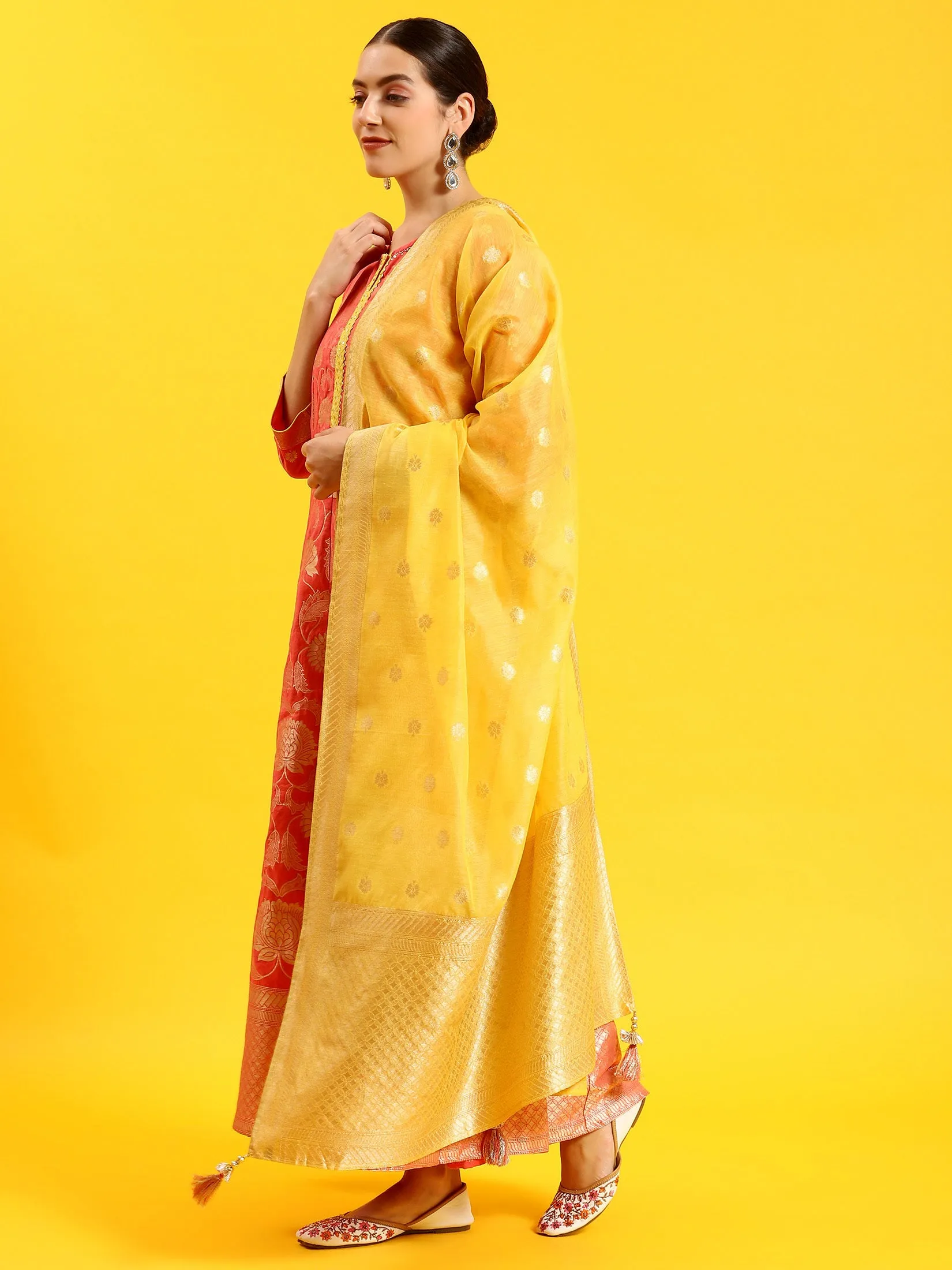 PreShrunkFabric SoftTouch Women Pink Woven Print Dress With Dupatta