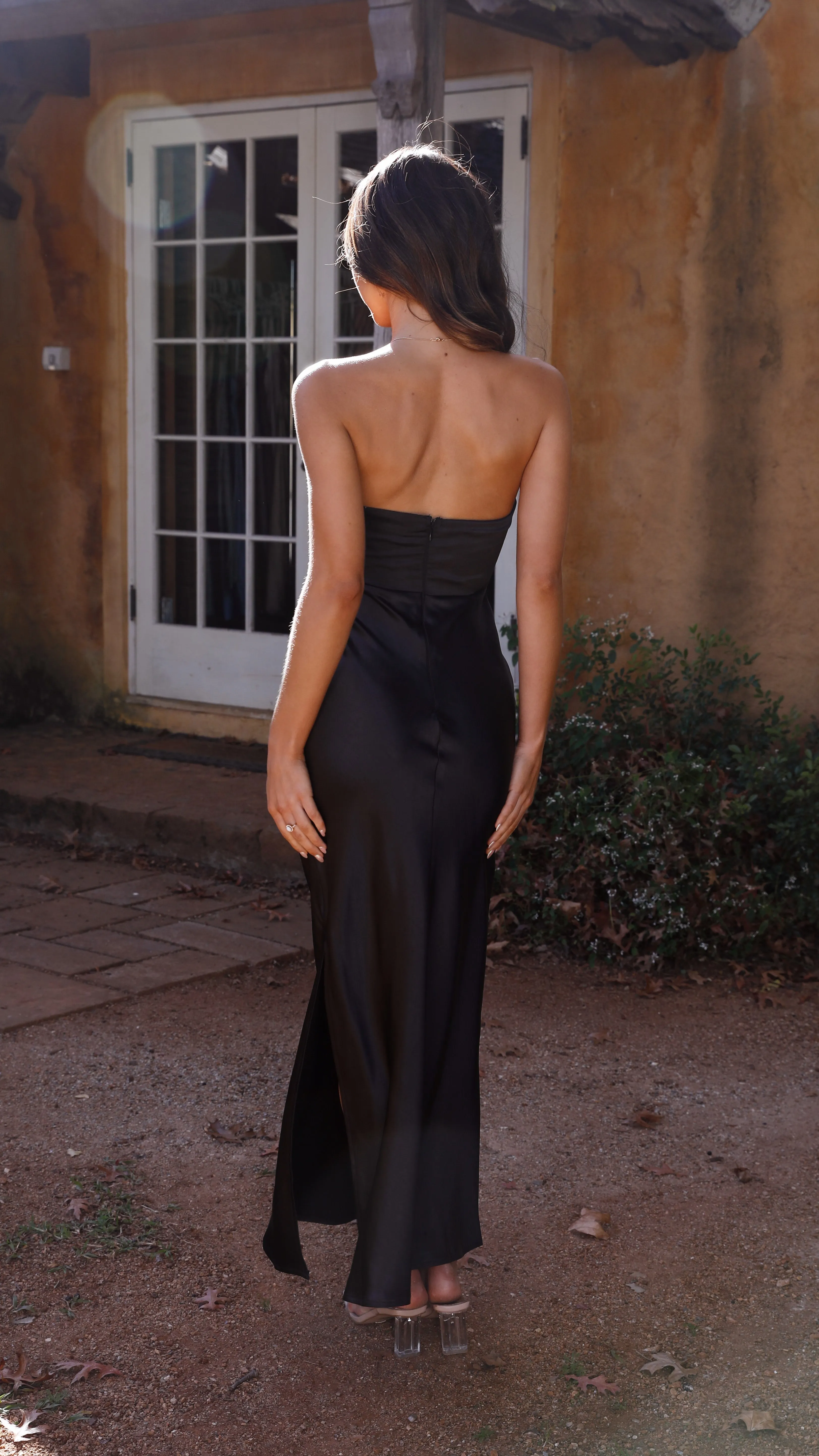 The easy-to-wear design of this maxi dress ensures that you can style it effortlessly Valerie Maxi Dress - Black