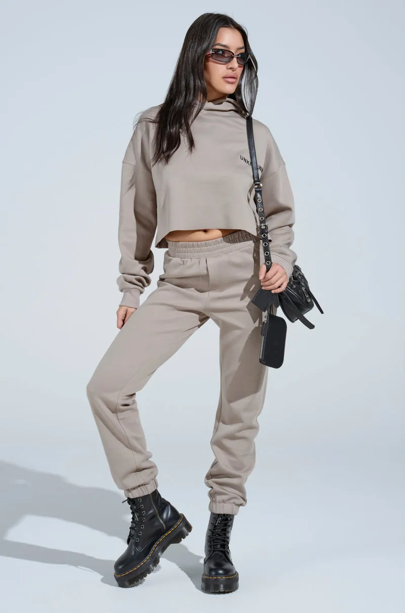 sock accents SOURCE UNKNOWN CROPPED SWEATSHIRT