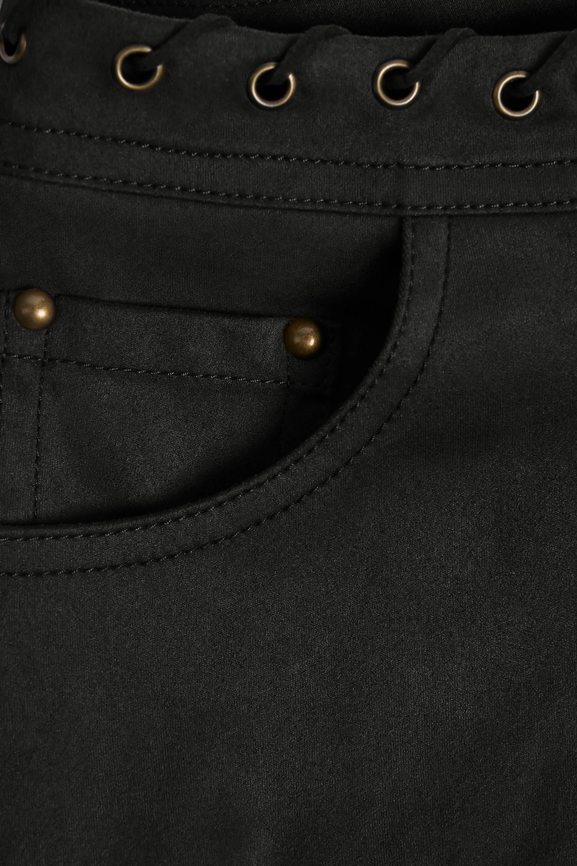 Lace-Up Mid-Rise Shorts in Black Lightweight Feel Cargo shorts