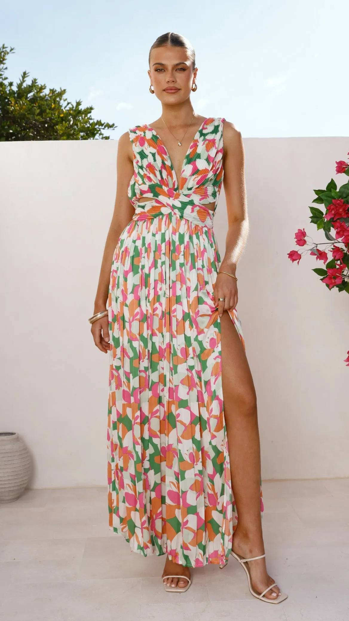 Laila Maxi Dress - Multi Lamp Glow The long length of this dress provides ample coverage while remaining stylish