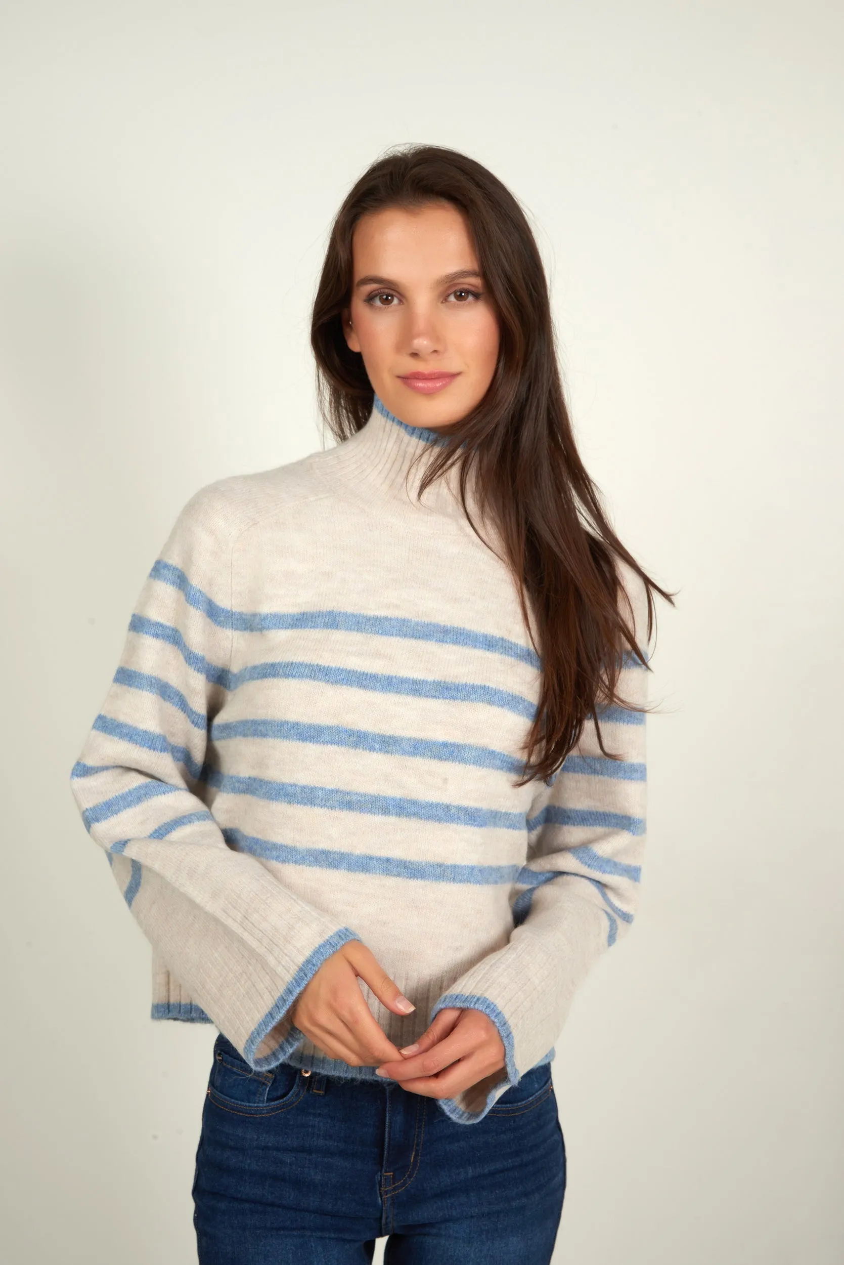 Layering pieces Elegant Comfort Chandail court ray?? ?? col montant - FORME - (E-B7)