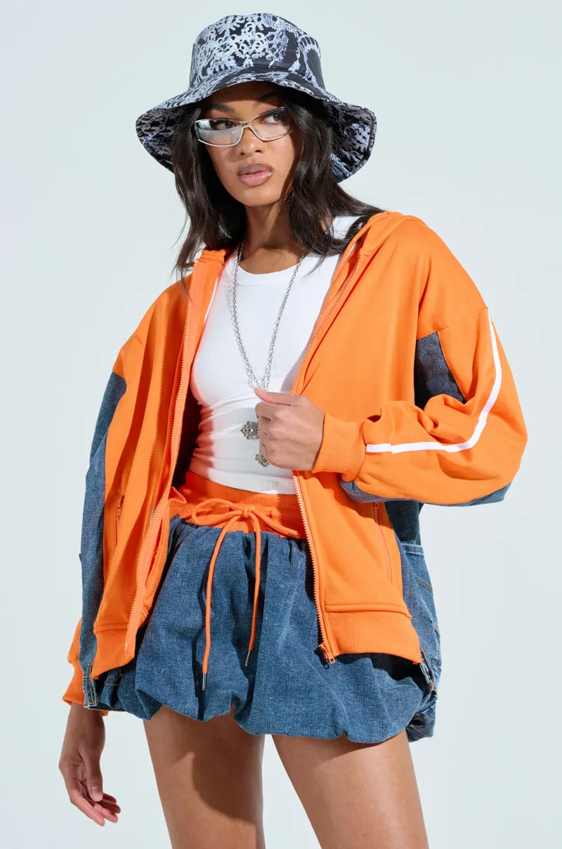 IN YOUR FACE ZIP UP SWEATSHIRT Pockets