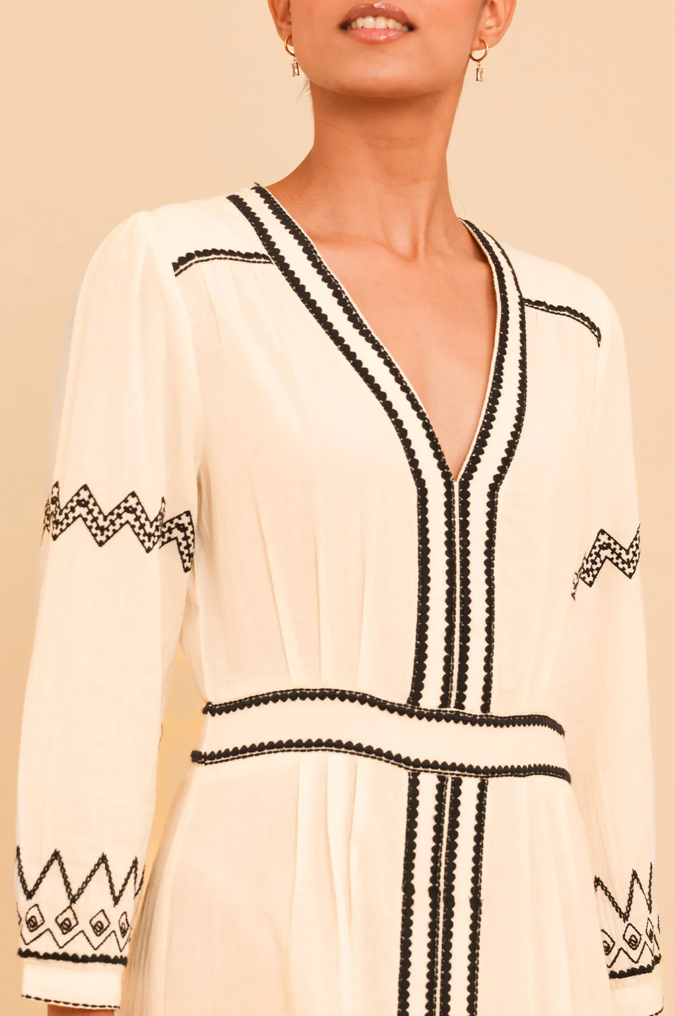 Style Easy Flattering midi silhouette Jamila Embroidered Dress | Ecru/Black