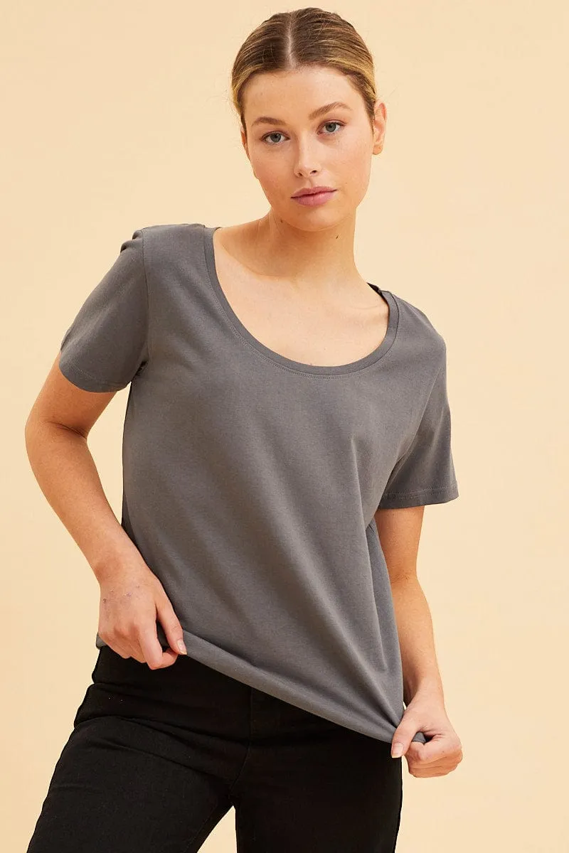 Grey Relaxed T-Shirt Scoop Neck Short Sleeve Model Glow