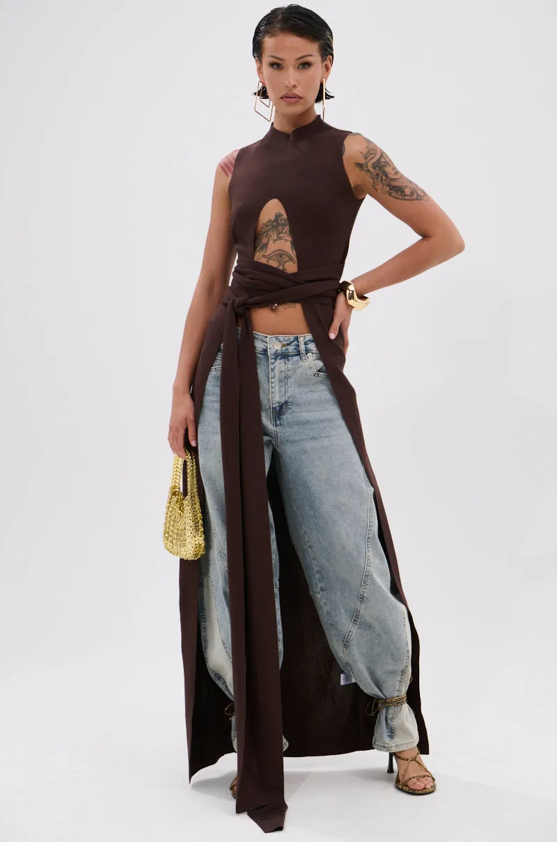 OVER THE TOP CUTOUT SWEATER IN CHOCOLATE BROWN Modern Active