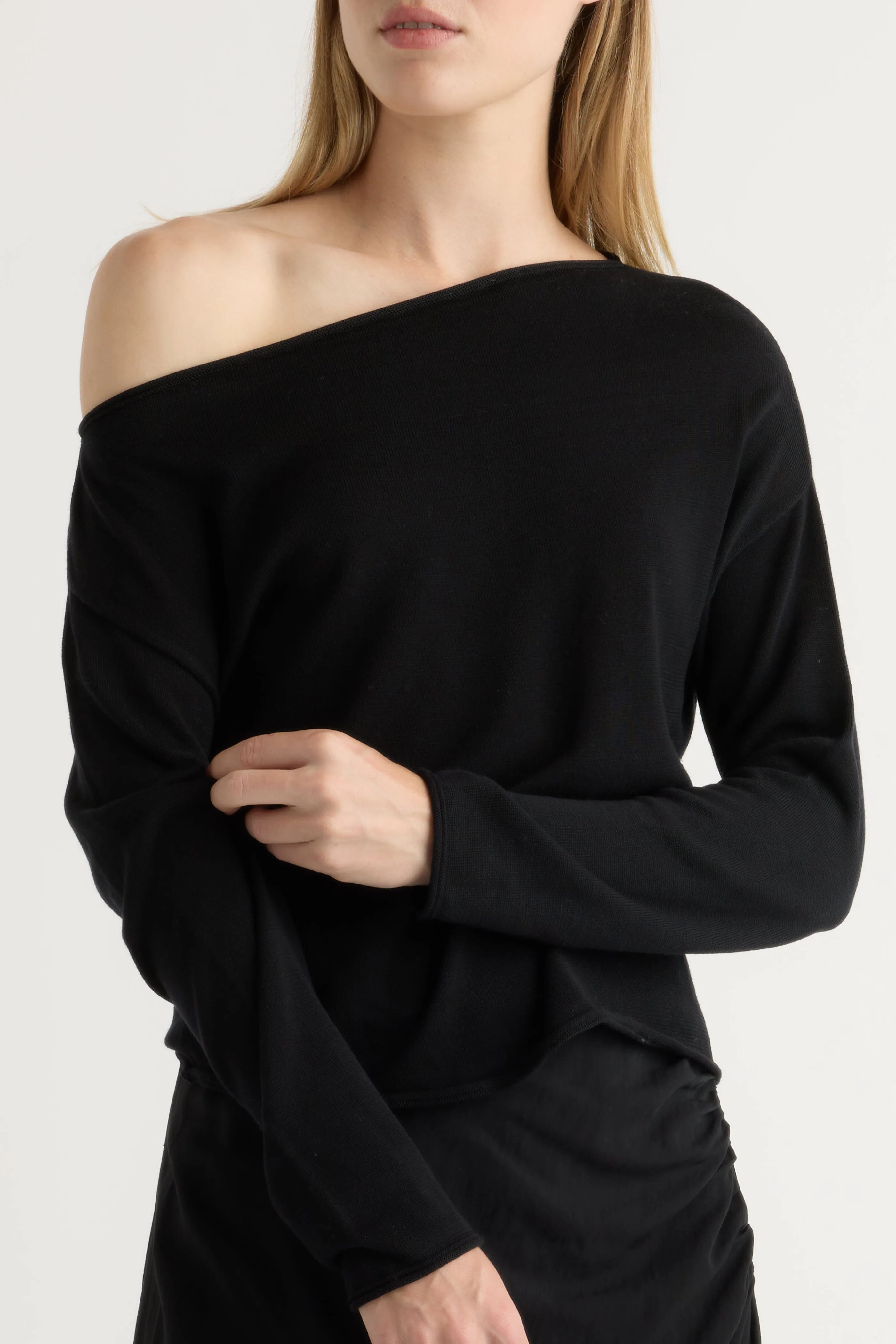 Hachi Tencel-Wool Off-Shoulder Sweater Sophisticated Style