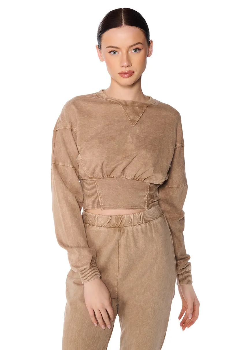 Streetwear Look SO LOW KEY CREW NECK SWEATSHIRT