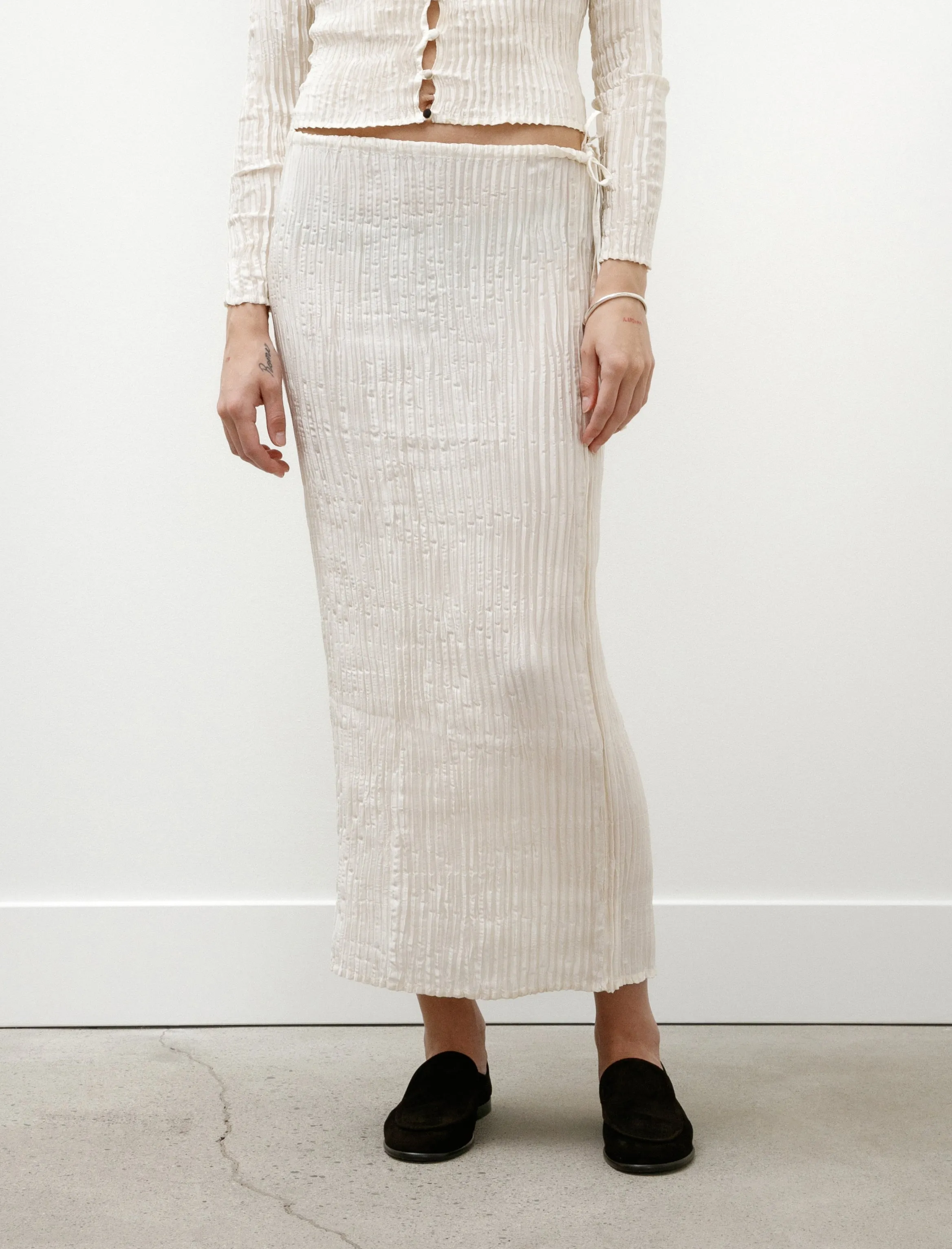 Pliss?? Satin Silk Long Skirt Off White Hip Skimming Casual Style