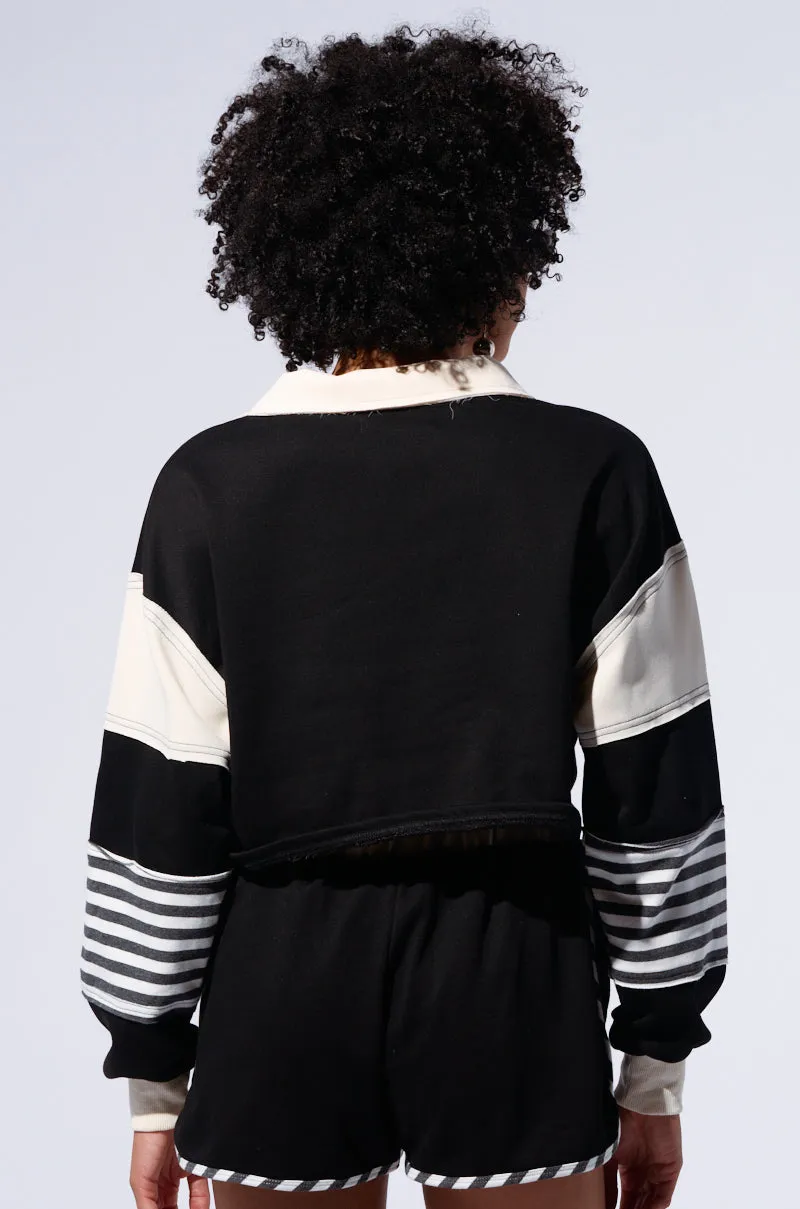 Outdoor Layering old people ON MY MIND CROP SWEATSHIRT