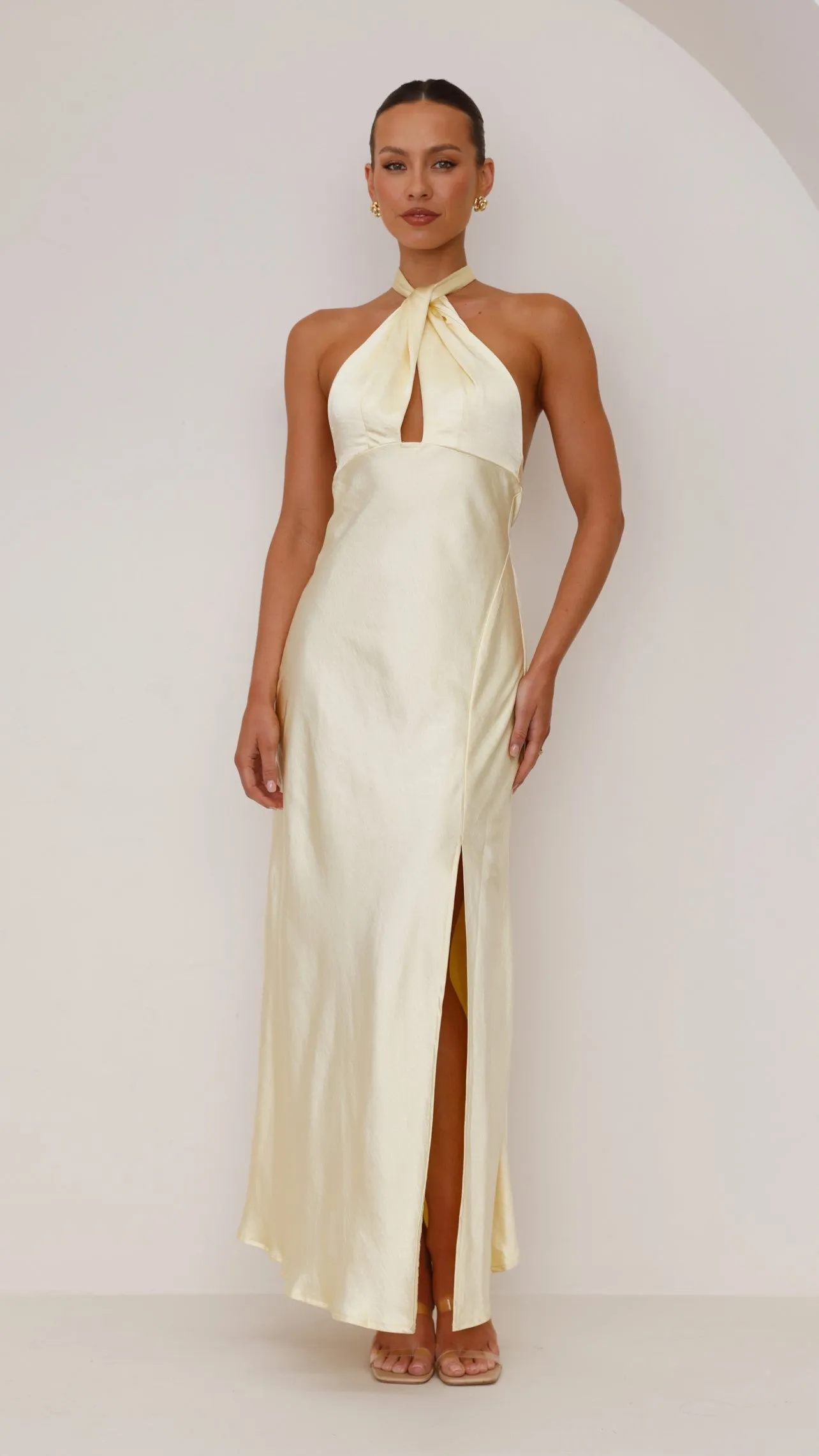 Ideal for both warm and cool weather this dress is a year-round wardrobe staple Amalia Maxi Dress - Yellow