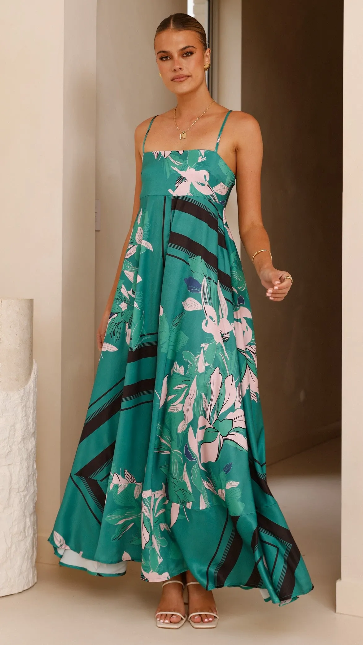 This dress provides the perfect blend of comfort and sophistication for any occasion Court Path Kaethe Maxi Dress - Green/Pink