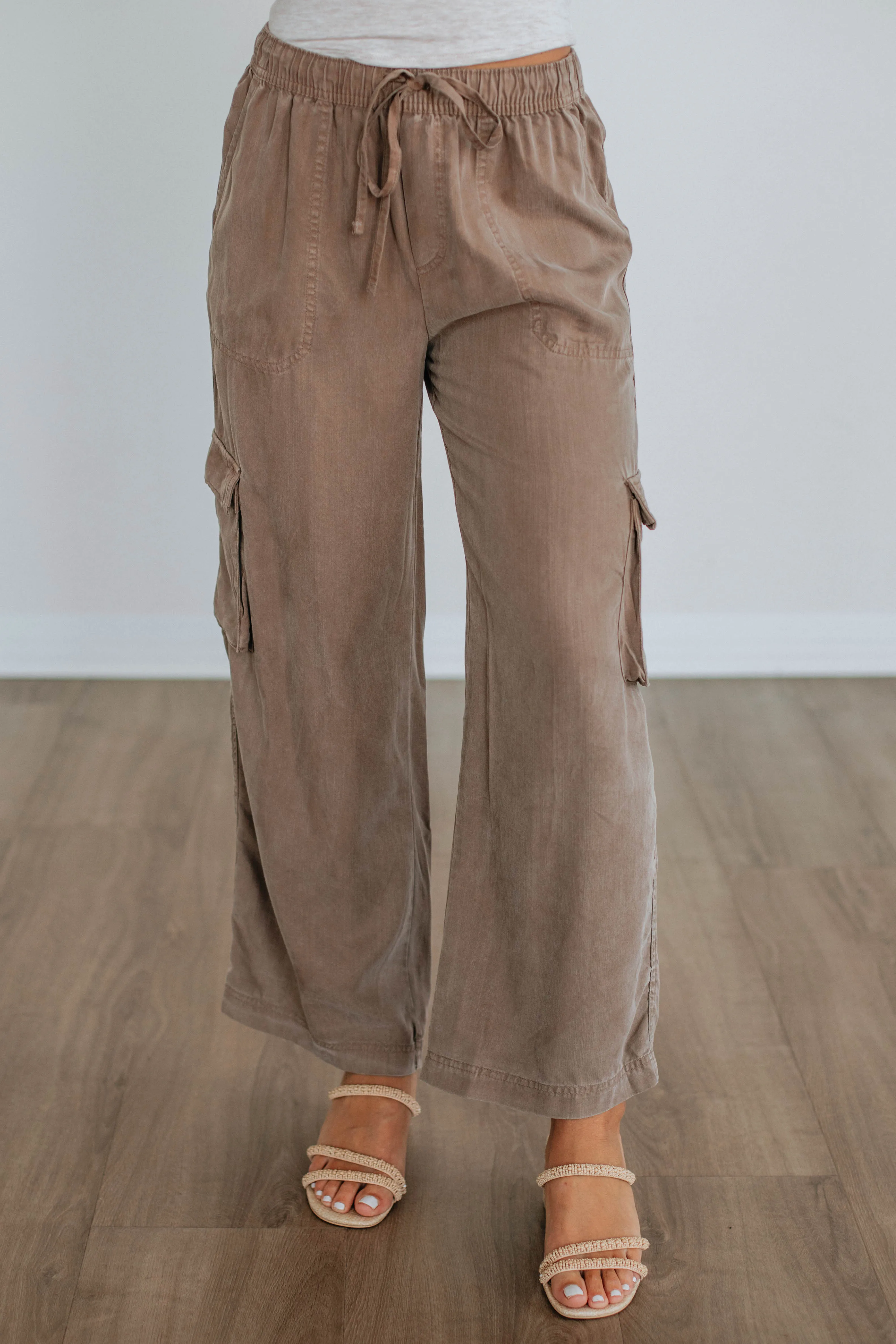 High Rise Chilly Day Wear Wylie Cargo Pants - Mocha
