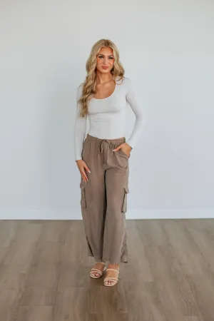 Lightweight AntiStaticTreatment Wylie Cargo Pants - Mocha
