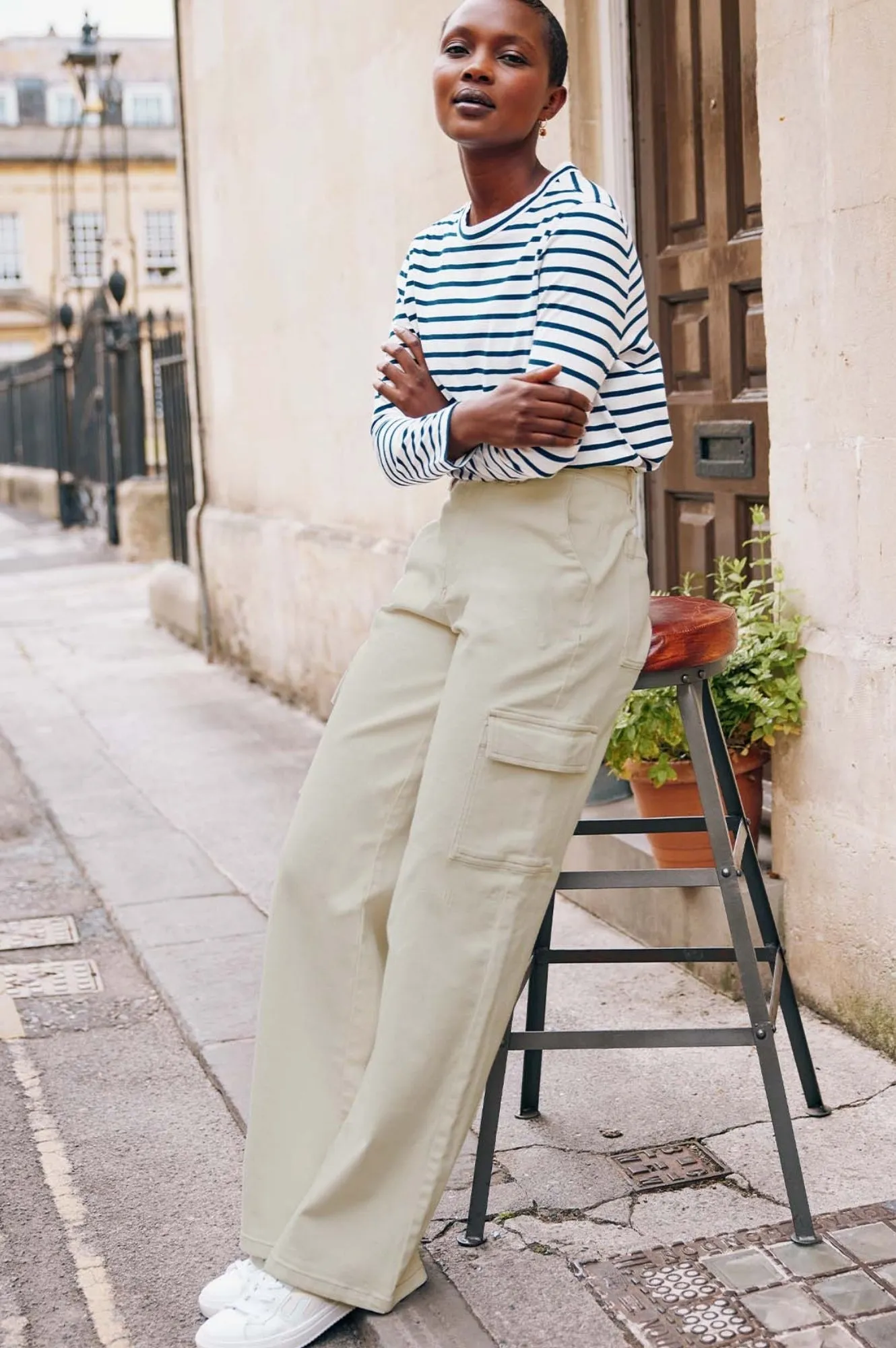 Erin Cargo Straight Leg Jeans | Cream On-the-Go Look