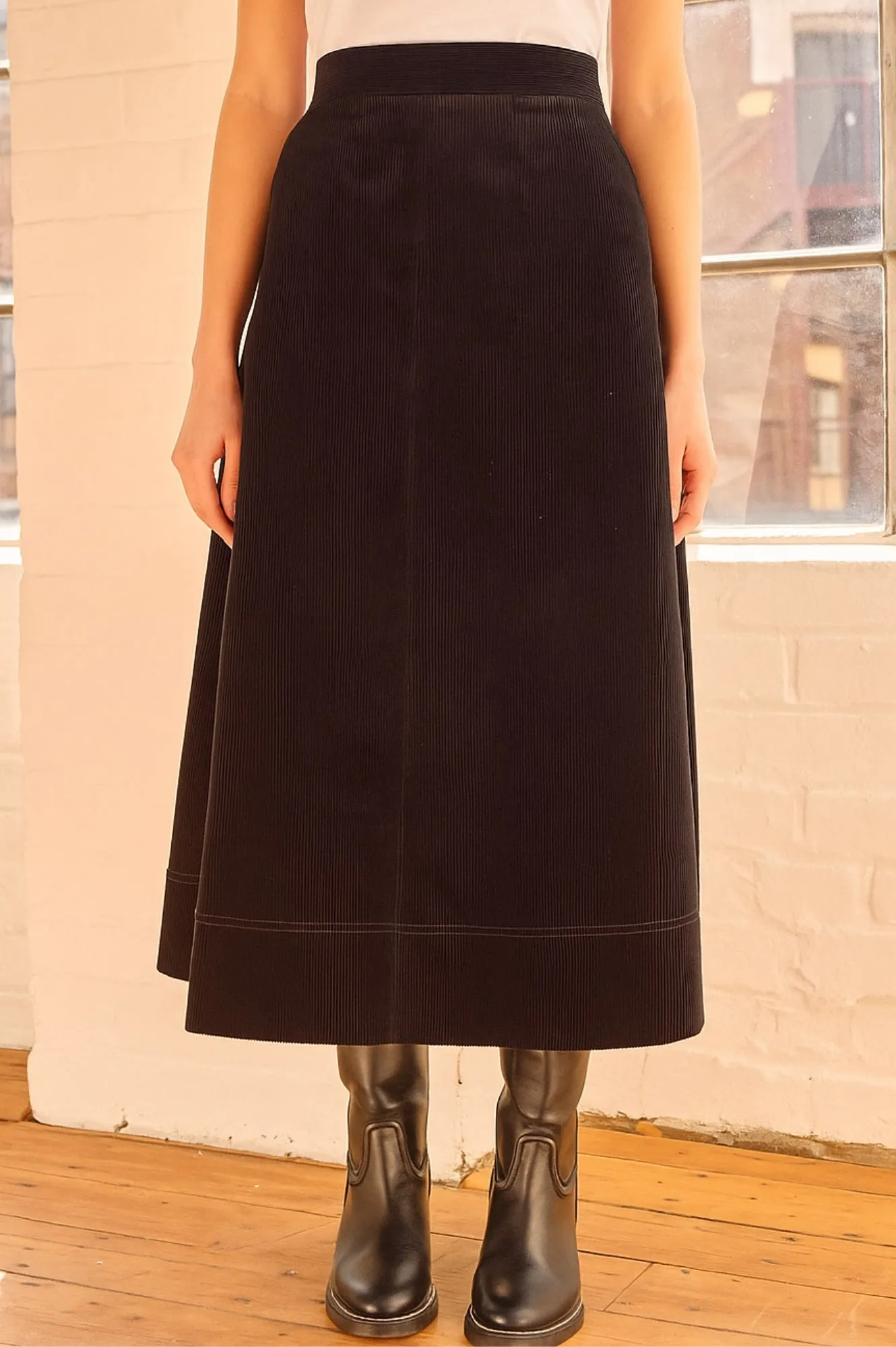 Thermal Regulating Caro A-Line Cord Skirt | Black