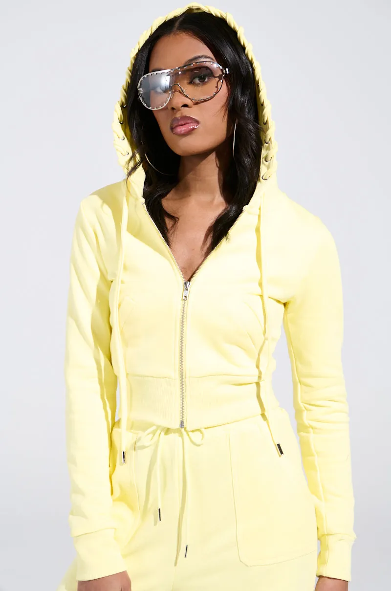 Fashion Essentials BUTTERFINGER SWEATSHIRT
