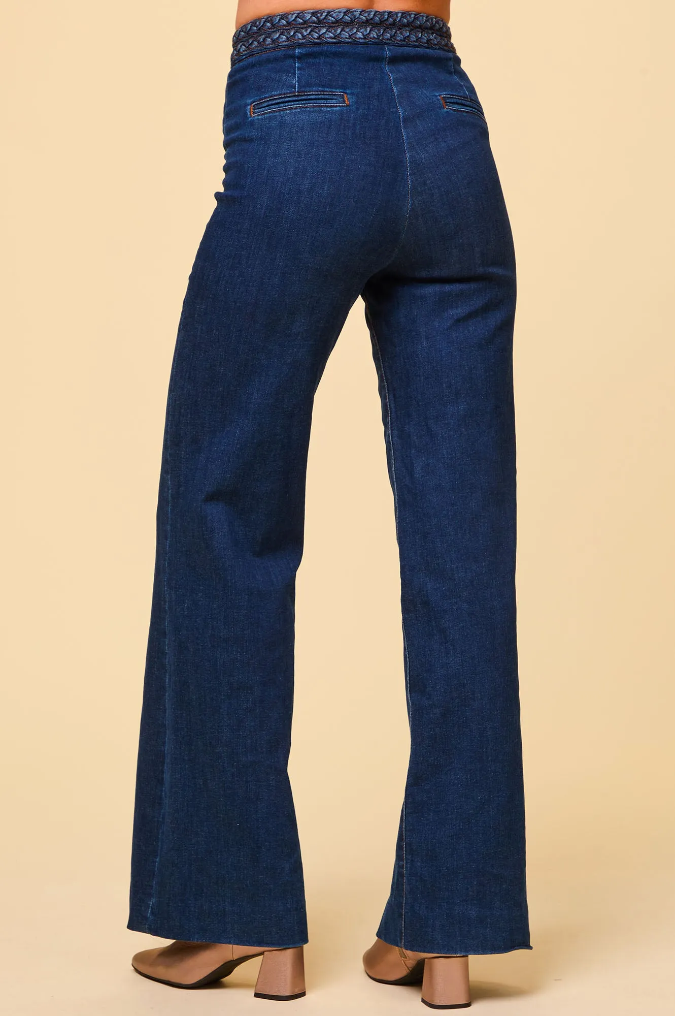 Weekend Warrior Luxury Athlete Fit Traveler Gear Winter Warmth Smooth Ross Denim Jeans | Dark Wash
