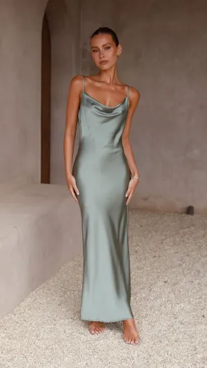This dress is the perfect addition to any wardrobe for those who value both style and comfort Willow Maxi Dress - Green