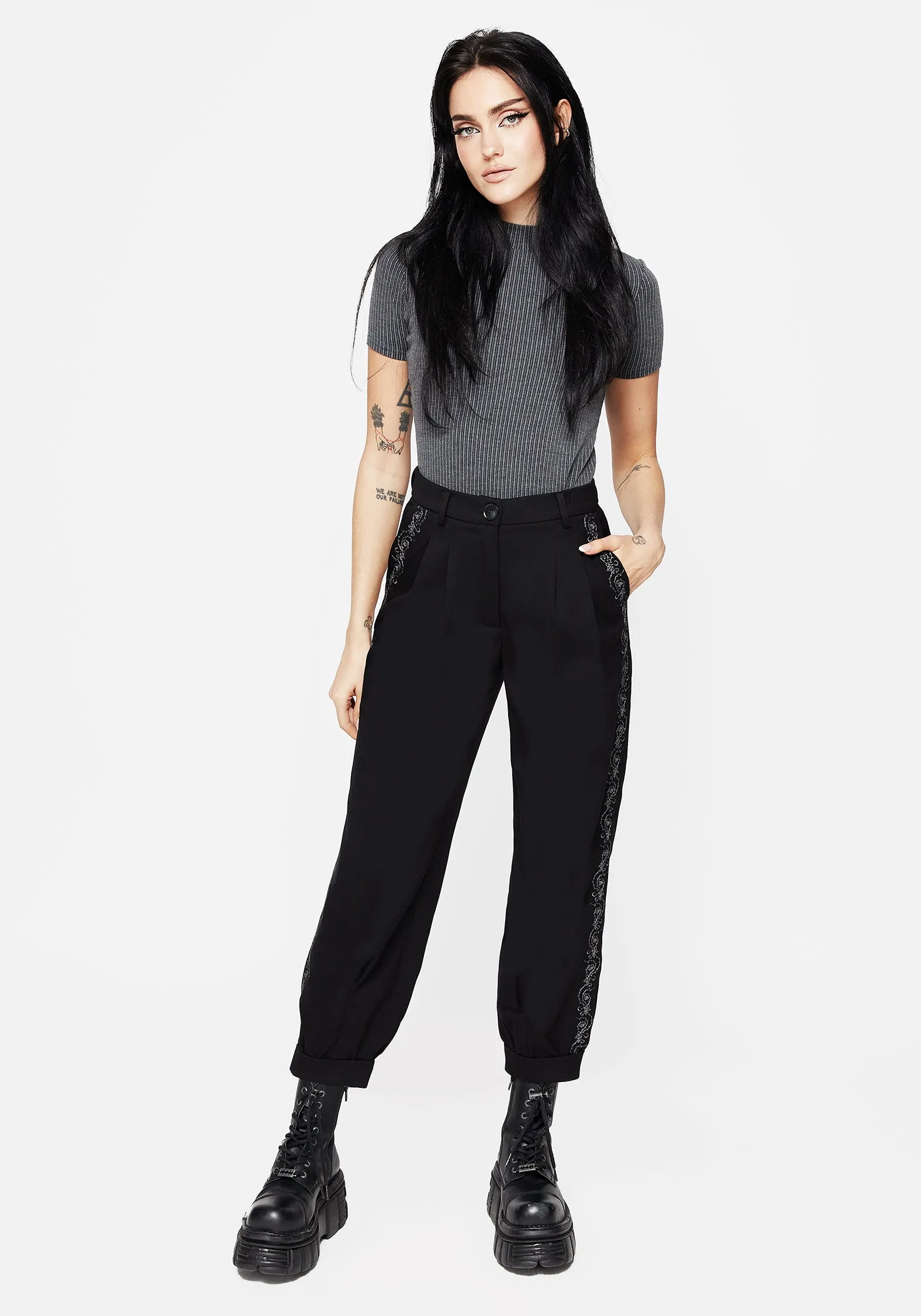 Comfort-First SeamlessConstruction Rosethorn Embroidered Balloon Trousers