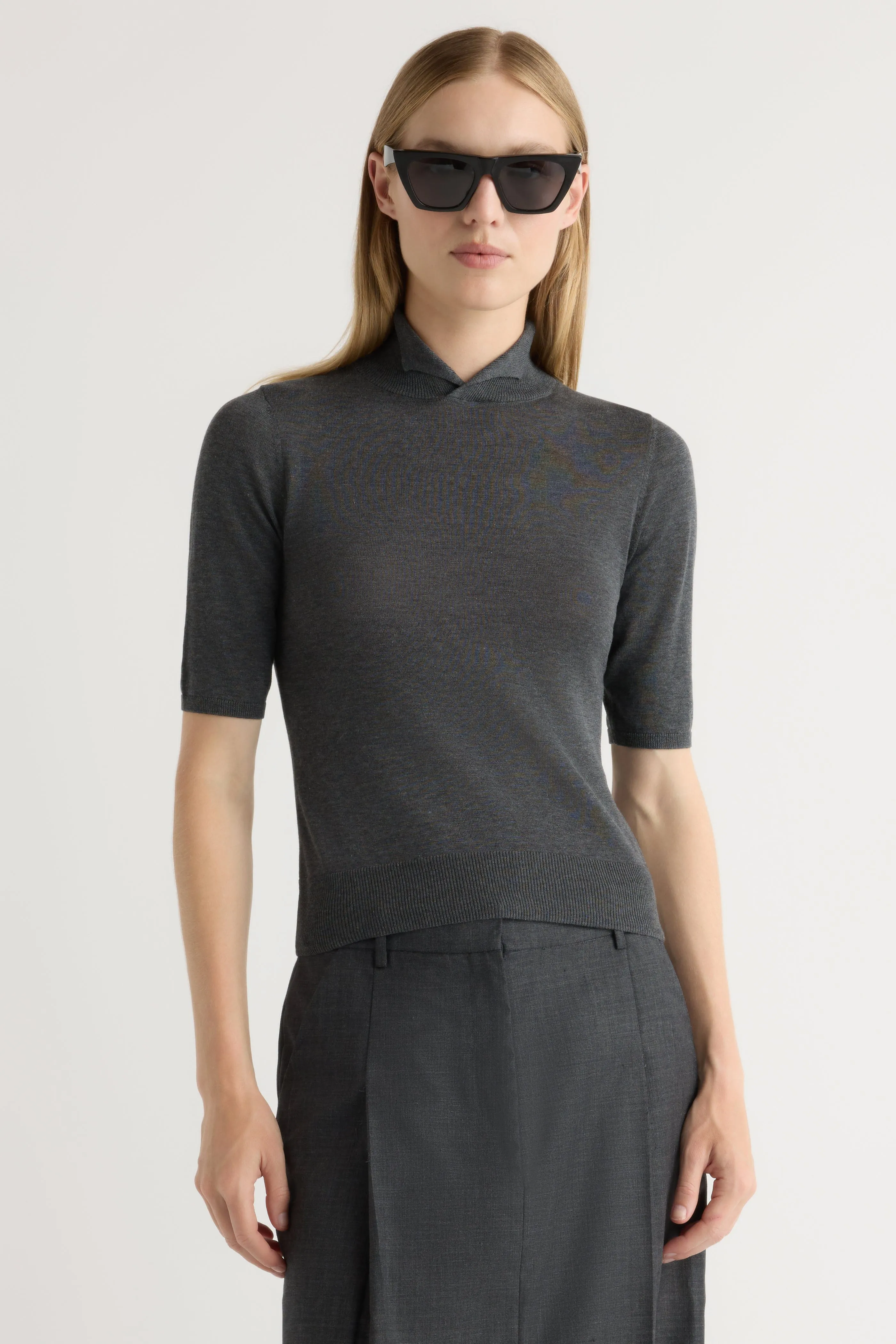 Anti Pilling Surface Comfortable Design Gia Cotton-Silk Turtleneck Knit Top