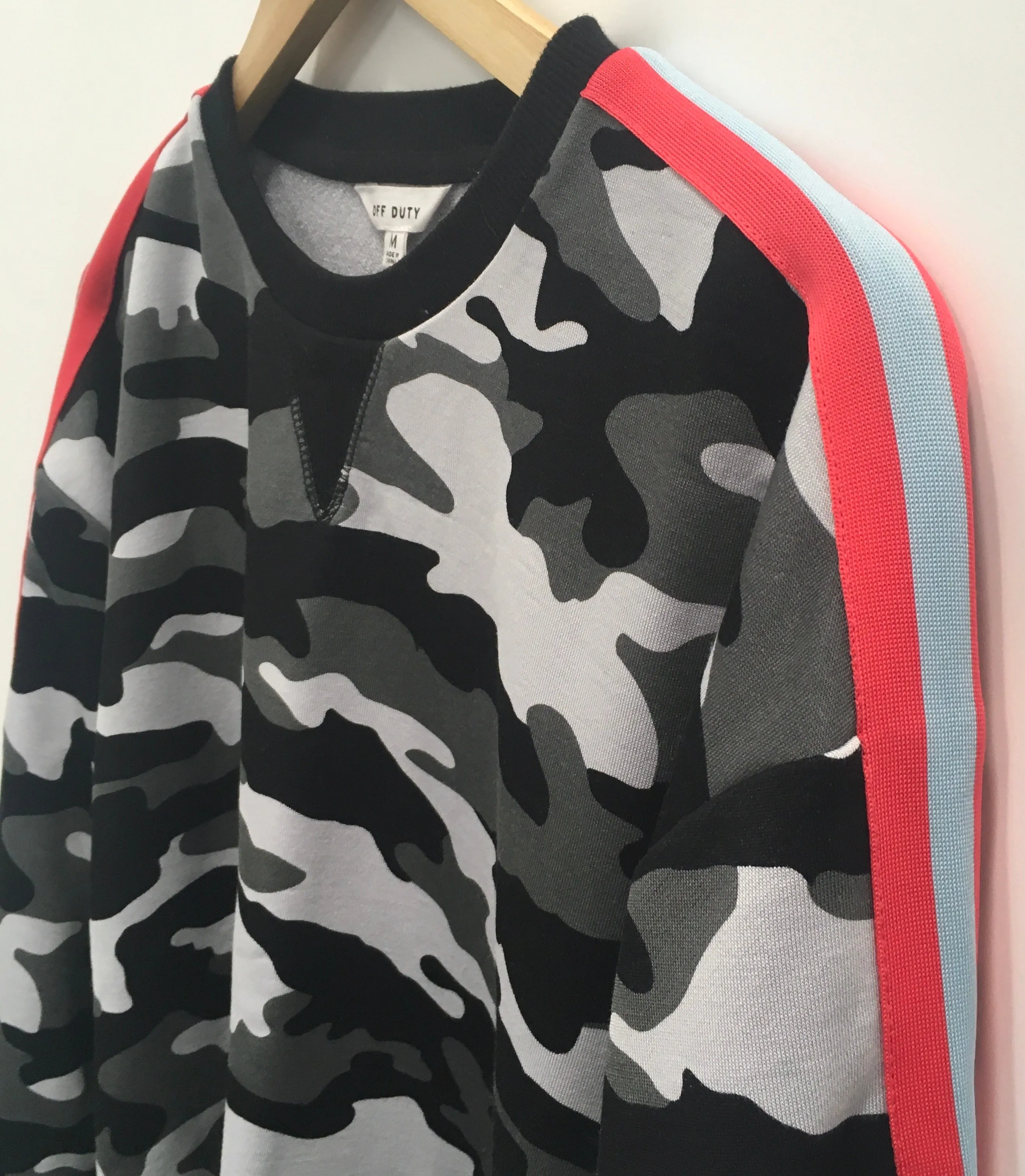 Athletic Sweatshirt Crewneck By Off Duty  Size: M Everyday Look