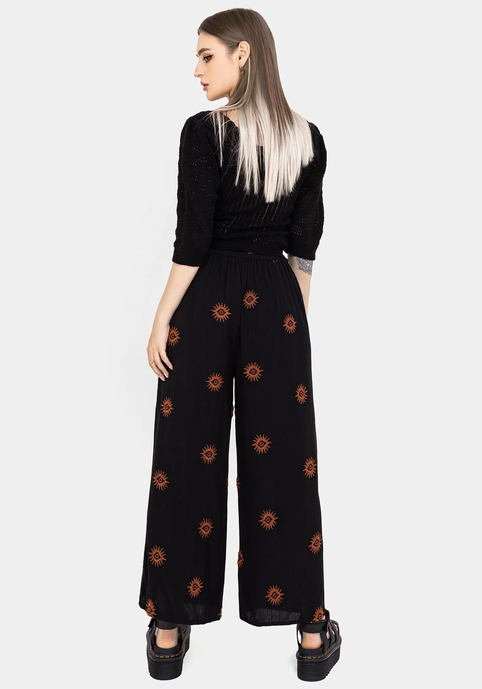 Flattering Look Lightweight Construction Solstice Embroidered Wide Leg Culotte