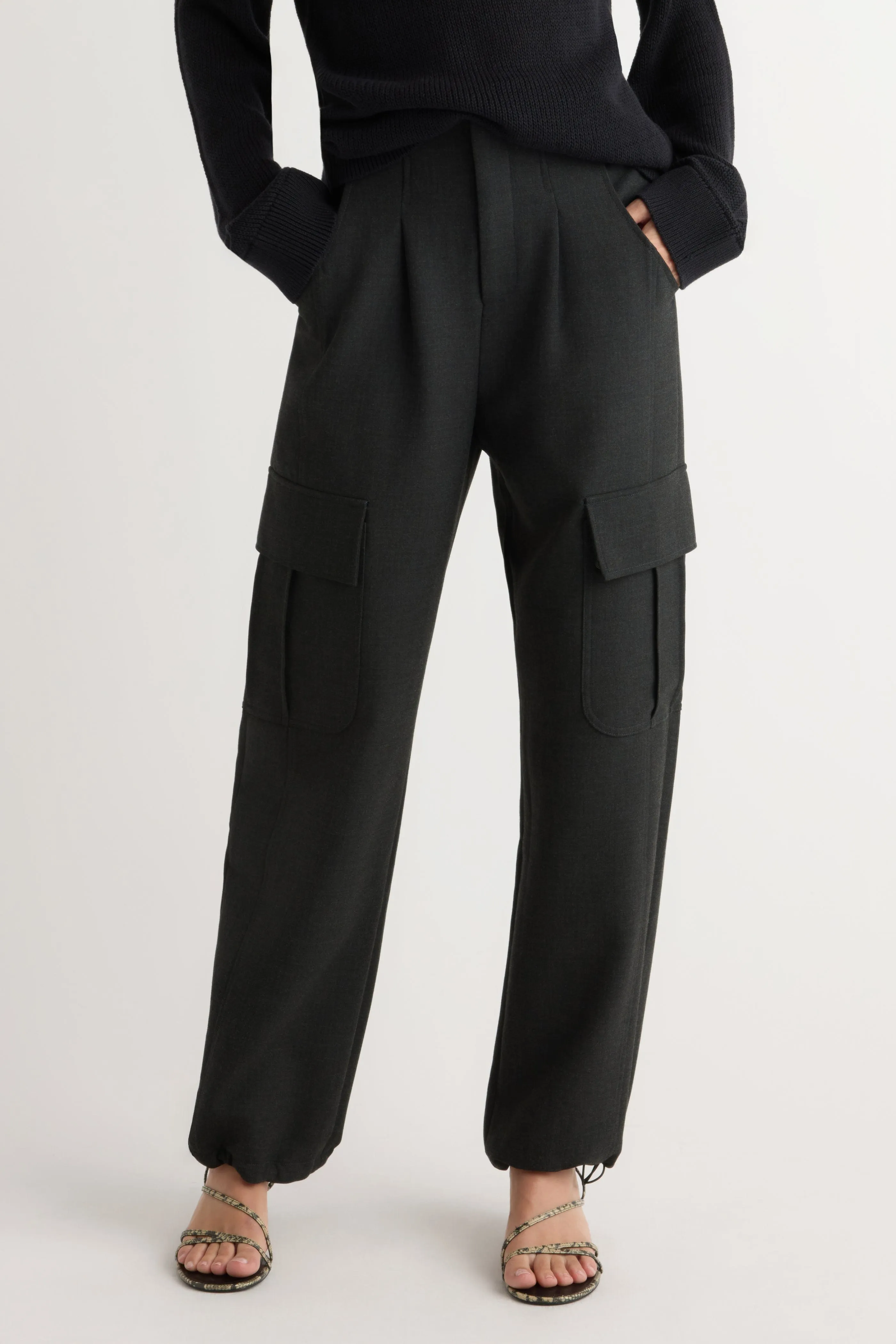 Lynda Tailored Utility Pant Stretchable Design Flexible Use