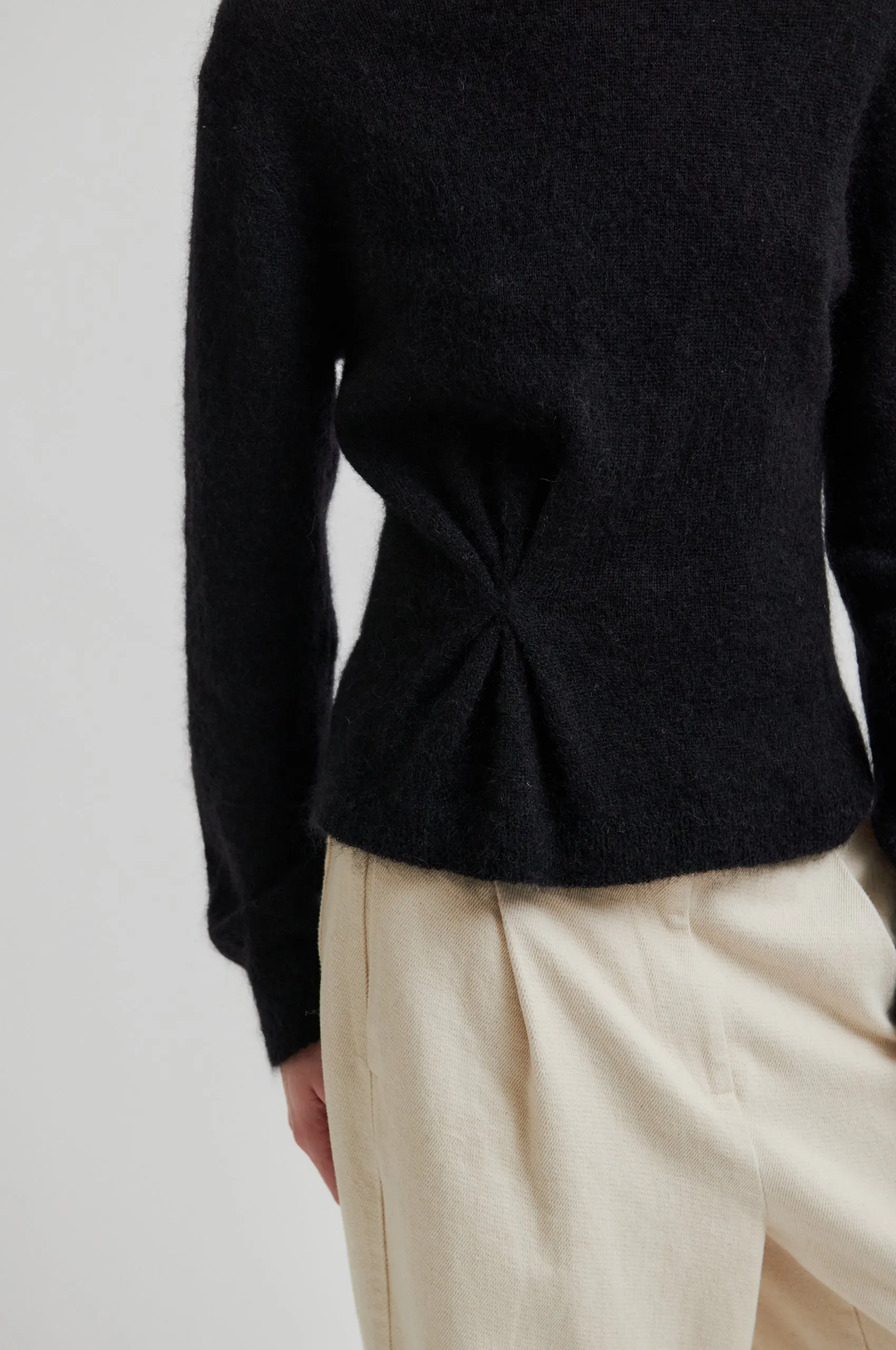 TemperatureRegulating MinimalistStyle Nana Trousers